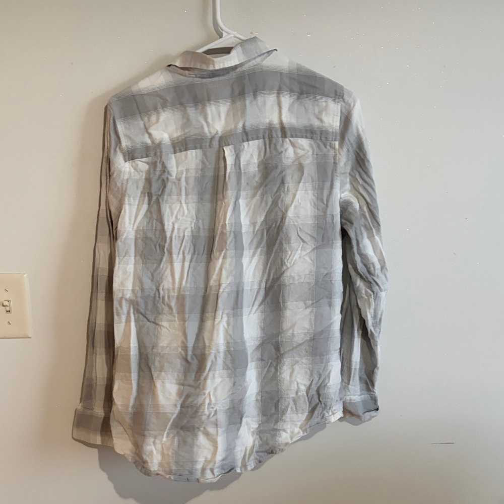 SO Gray Plaid Button Down Shirt - Picture 2 of 2